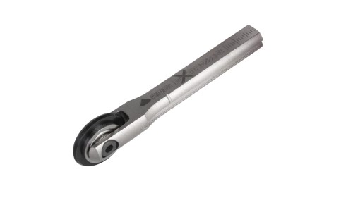 RUBI-01900 RUBI NÓŻ Z KÓŁKIEM EXTREME PLUS 22MM