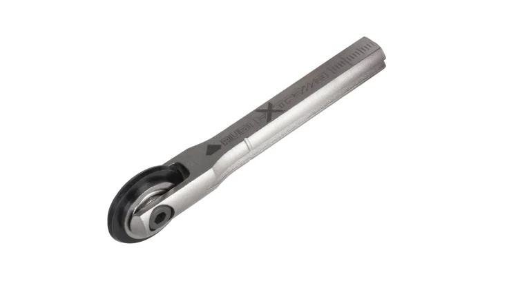 RUBI-01900 RUBI NÓŻ Z KÓŁKIEM EXTREME PLUS 22MM